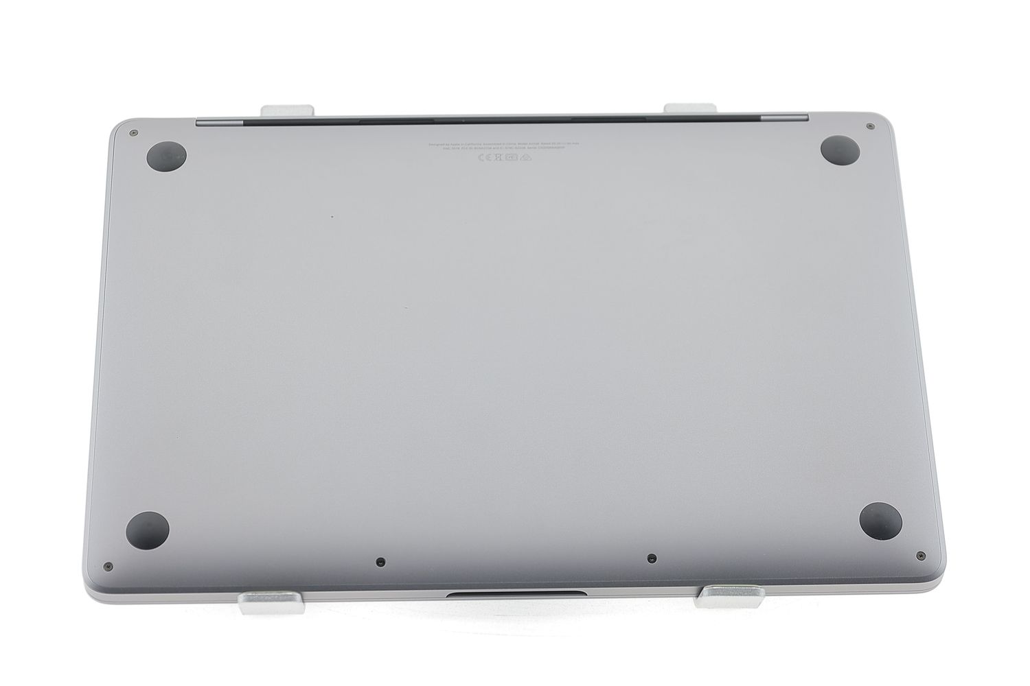 Apple MacBook Pro 13″ 2020, M1 8 Cores, 8 GB, 8 core GPU 512 GB Space Gray - Foarte bun