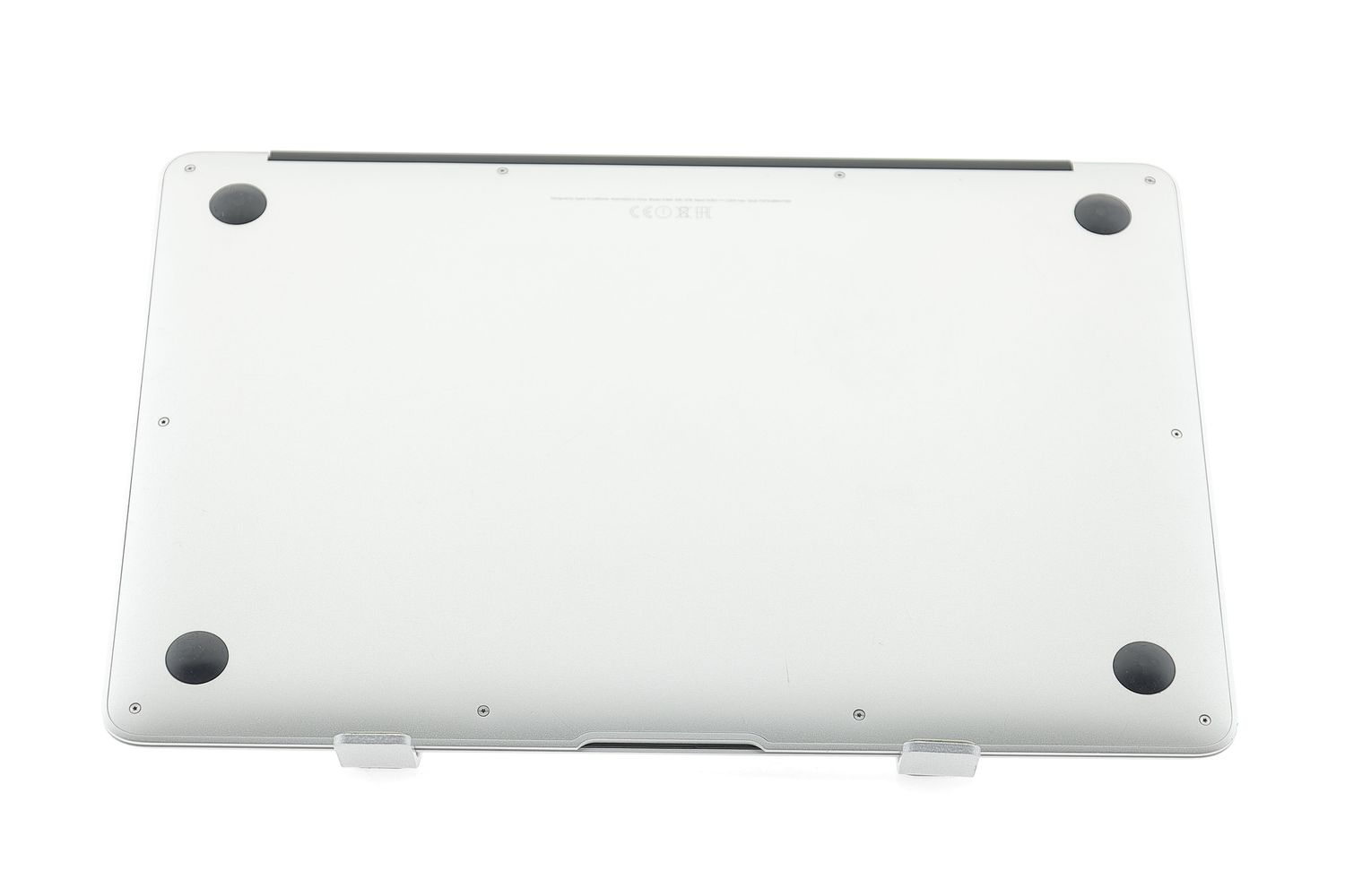 Apple MacBook Air 13″ 2017, i5 1.8 GHz, 8 GB, HD Graphics 6000 128 GB Silver - Много добро