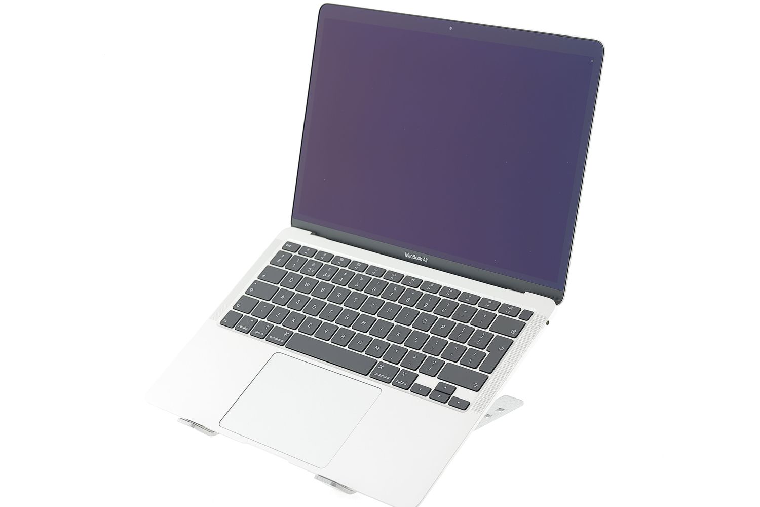 Apple MacBook Air 13″ 2020, M1 8 Cores, 8 GB, 7 core GPU 256 GB Silver - Excelent