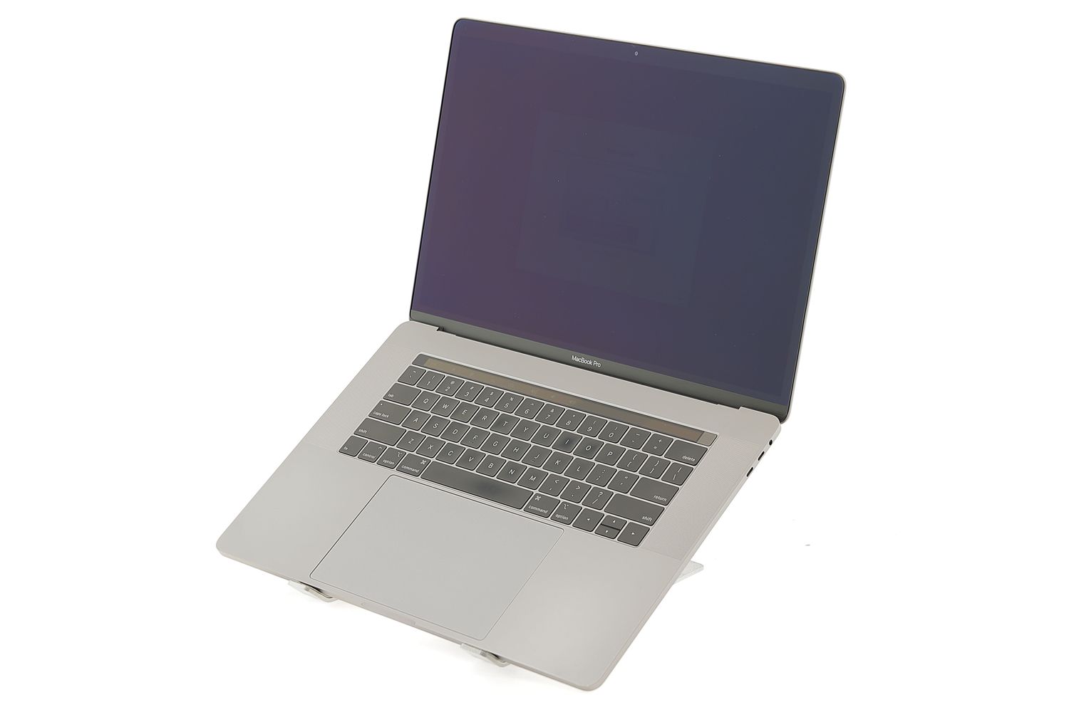 Apple MacBook Pro 15″ Touch Bar 2019, i9 2.4 GHz, 32 GB, AMD Radeon Pro Vega 20 1 TB Space Gray - Excelent