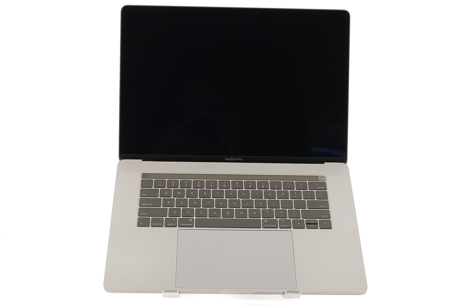 Apple MacBook Pro 15″ Touch Bar 2019, i7 2.6 GHz, 16 GB, AMD Radeon Pro 555X 256 GB Space Gray - Отлично