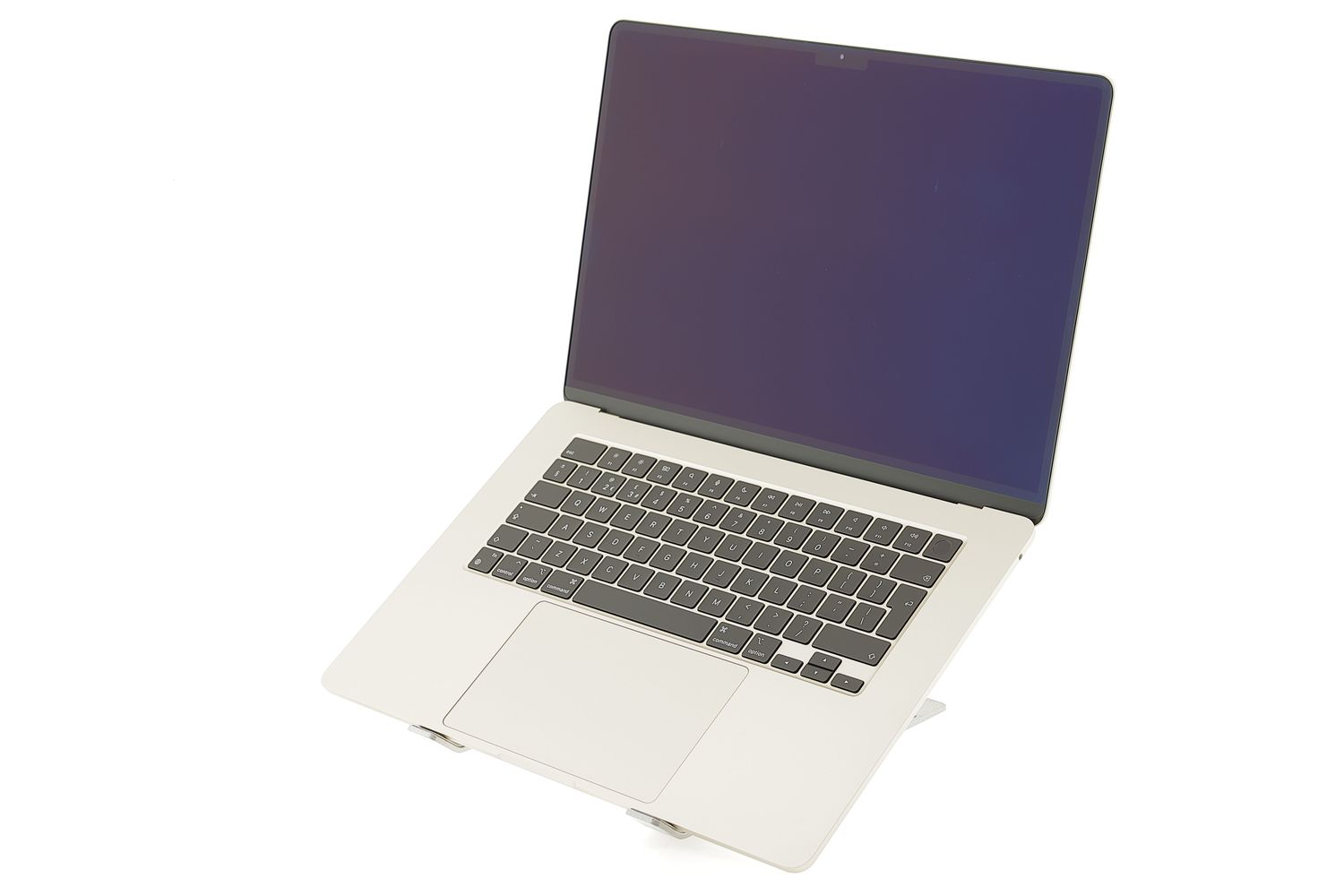 Apple MacBook Air 15″ 2023, M2 8 Cores, 8 GB, 10 core GPU 256 GB Starlight - Újszerű