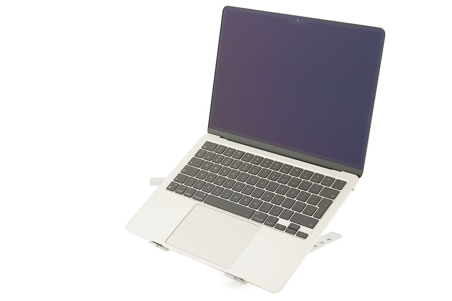 Apple MacBook Air 13″ 2022, M2 8 Cores, 8 GB, 8 core GPU 256 GB Starlight - Като нов