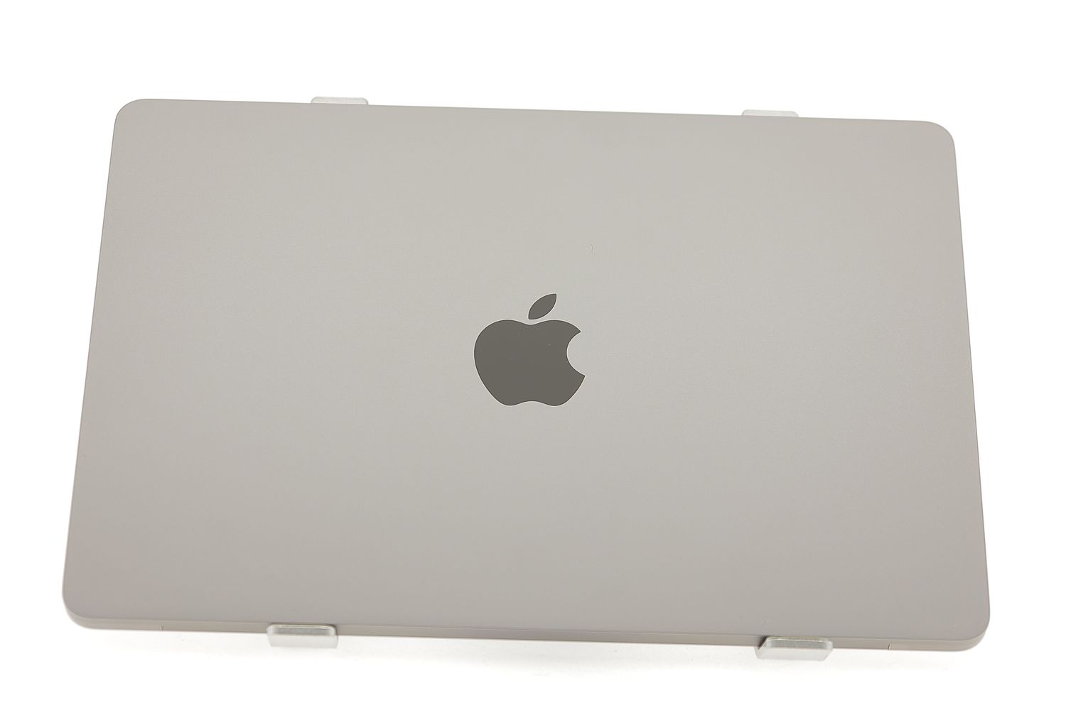 Apple MacBook Air 13″ 2022, M2 8 Cores, 8 GB, 8 core GPU 256 GB Space Gray - Nagyon jó