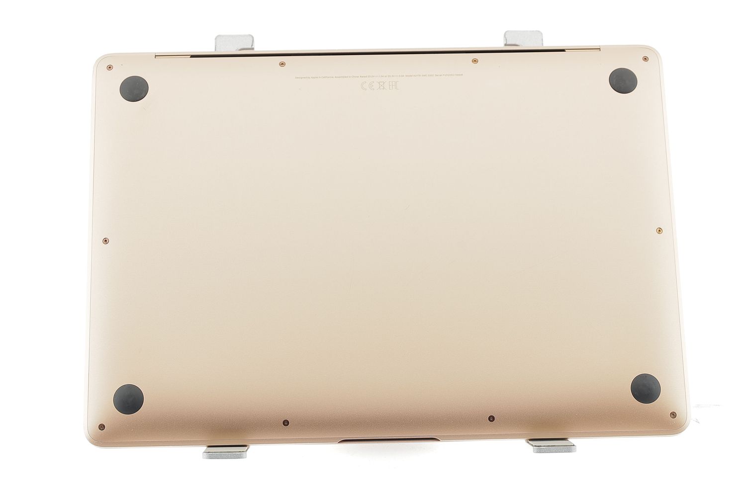Apple MacBook Air 13″ 2020, i3 1.1 GHz, 8 GB, Intel Iris Plus 256 GB Gold - Nagyon jó