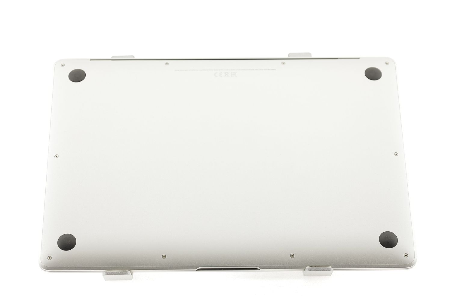 Apple MacBook Air 13″ 2020, i3 1.1 GHz, 8 GB, Intel Iris Plus 256 GB Silver - Ca nou
