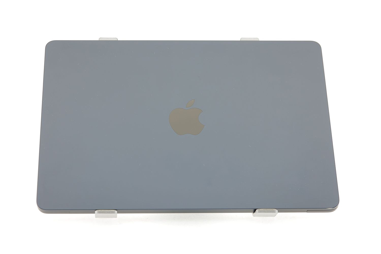 Apple MacBook Air 13″ 2022, M2 8 Cores, 8 GB, 8 core GPU 256 GB Midnight - Újszerű