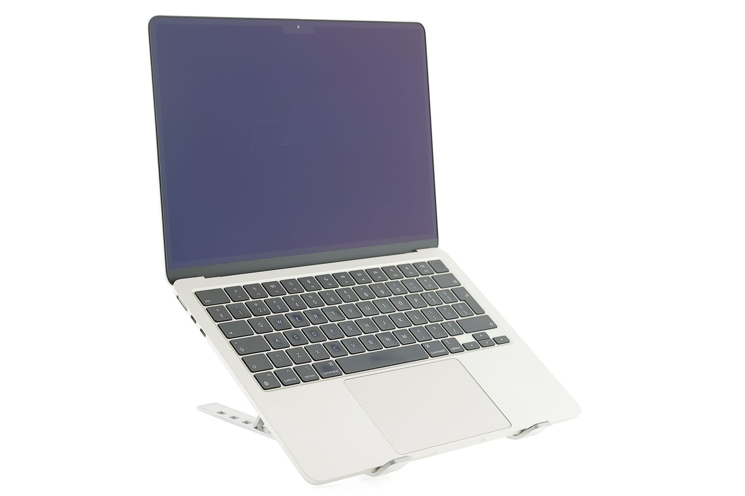 Apple MacBook Air 13″ 2022, M2 8 Cores, 16 GB, 8 core GPU 512 GB Starlight - Kiváló