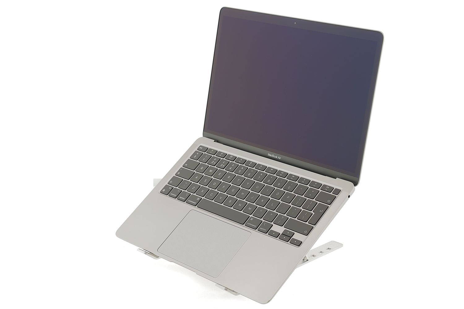 Apple MacBook Air 13″ 2020, i3 1.1 GHz, 8 GB, Intel Iris Plus 256 GB Space Gray - Excelent