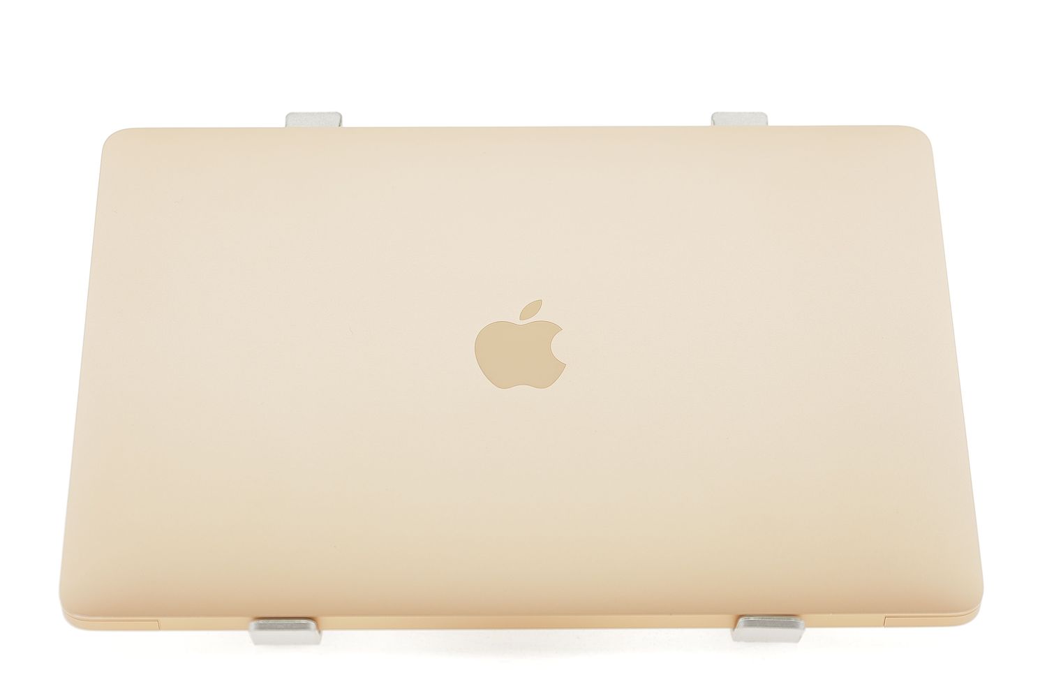 Apple MacBook Air 13″ 2020, M1 8 Cores, 8 GB, 8 core GPU 512 GB Gold - Много добро