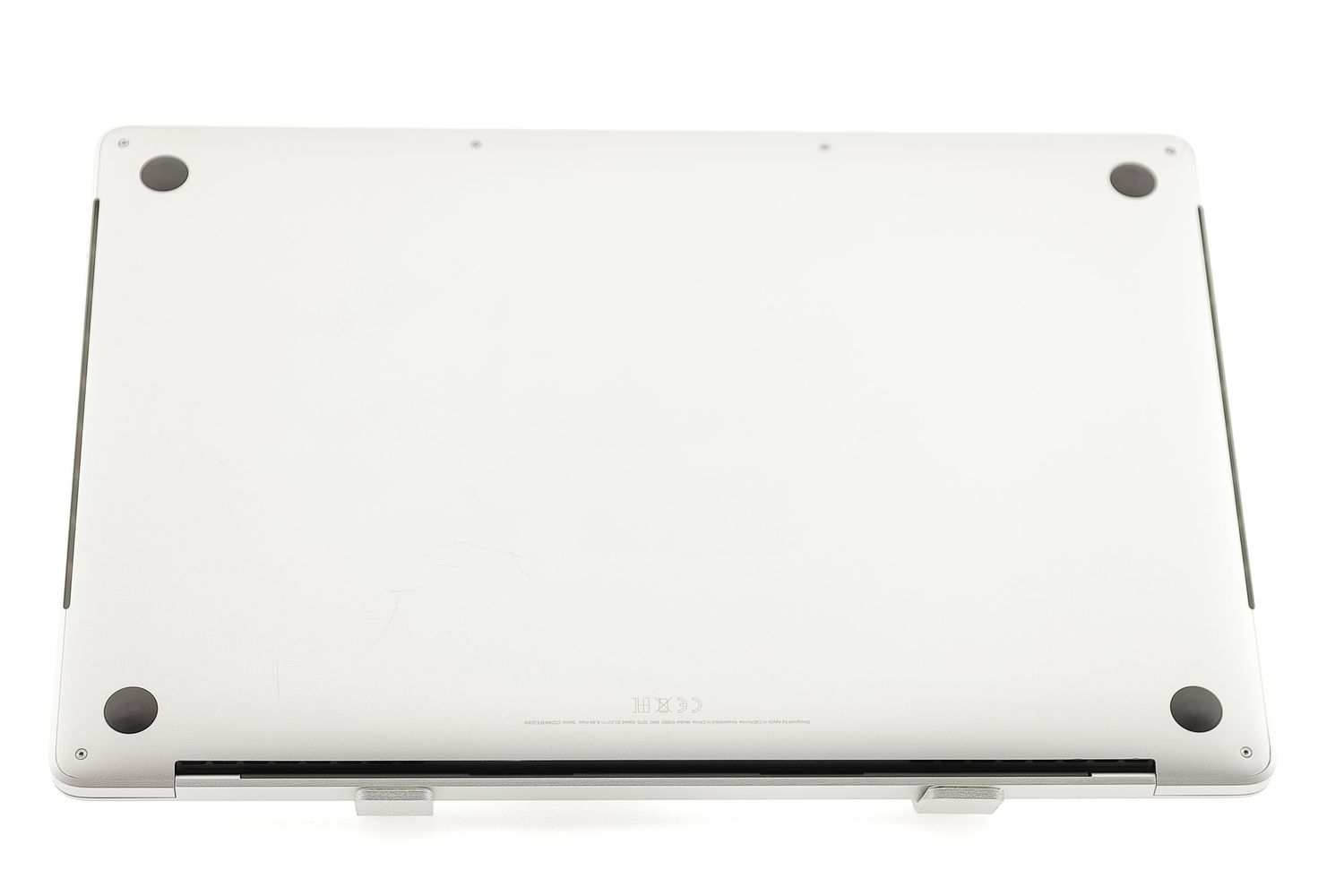 Apple MacBook Pro 15″ Touch Bar 2018, i7 2.6 GHz, 16 GB, AMD Radeon Pro 560X 512 GB Silver - Много добро