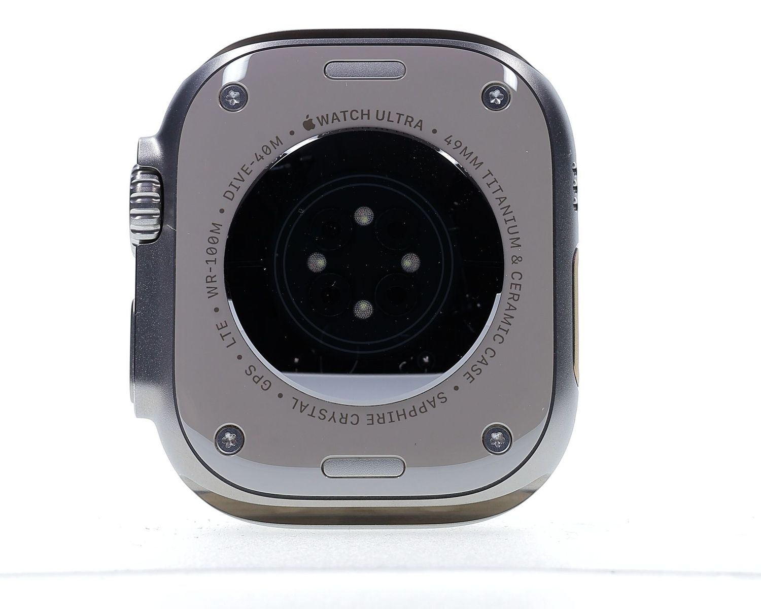 Apple Watch Ultra 2022, GPS + Cellular, Titanium 49mm Titanium