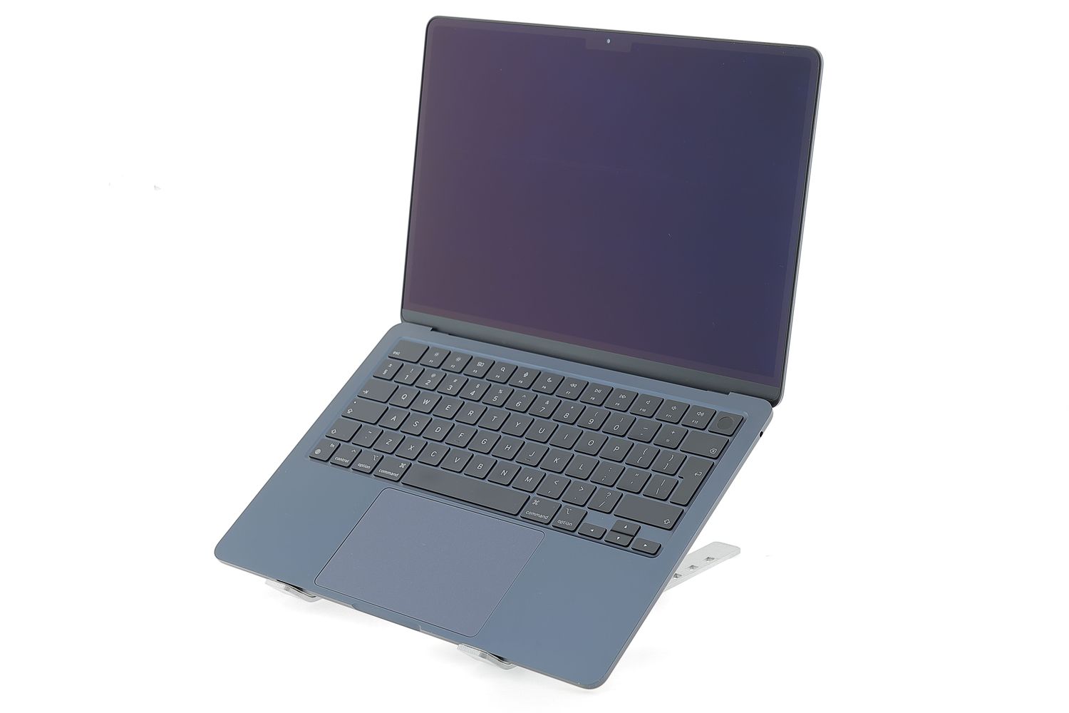 Apple MacBook Air 13″ 2024, M3 8 Cores, 8 GB, 8 core GPU 256 GB Midnight - Foarte bun