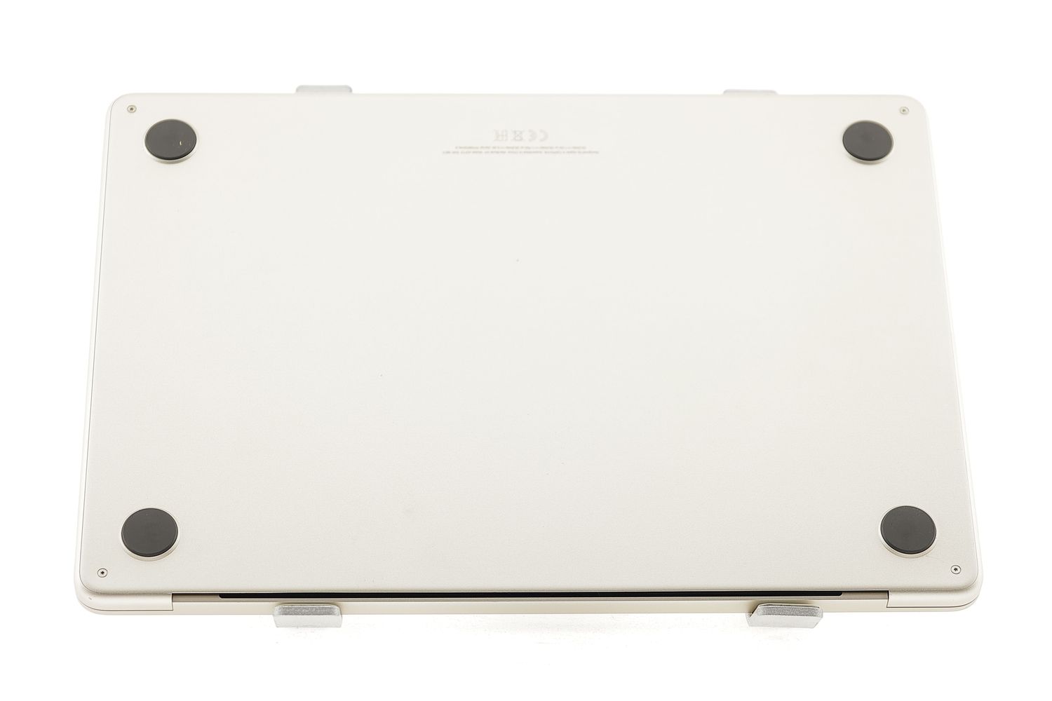 Apple MacBook Air 13″ 2024, M3 8 Cores, 8 GB, 8 core GPU 256 GB Starlight - Újszerű