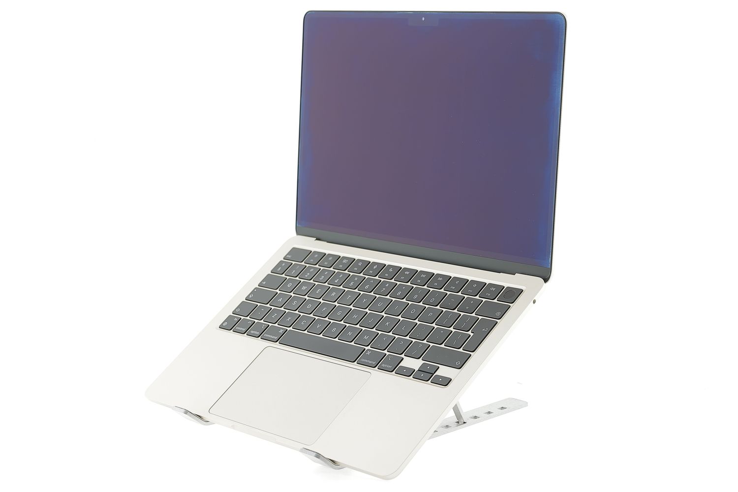 Apple MacBook Air 13″ 2022, M2 8 Cores, 8 GB, 10 core GPU 512 GB Starlight - Foarte bun