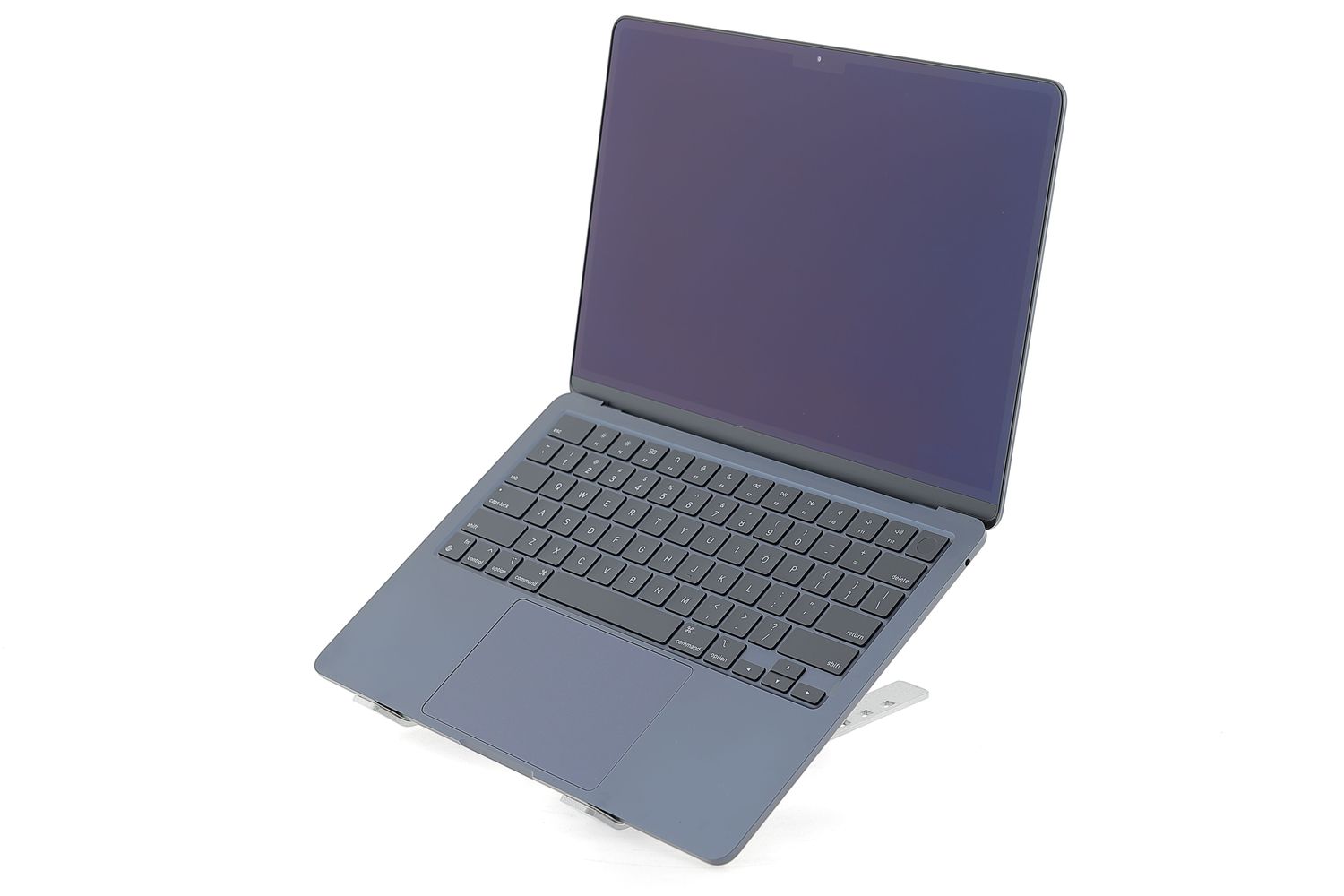 Apple MacBook Air 13″ 2022, M2 8 Cores, 8 GB, 8 core GPU 256 GB Midnight