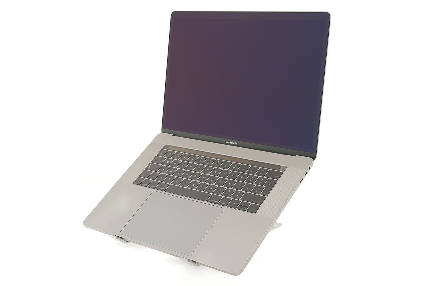 Apple MacBook Pro 15″ Touch Bar 2018, i7 2.2 GHz, 16 GB, AMD Radeon Pro 555X 256 GB Space Gray - Excelent