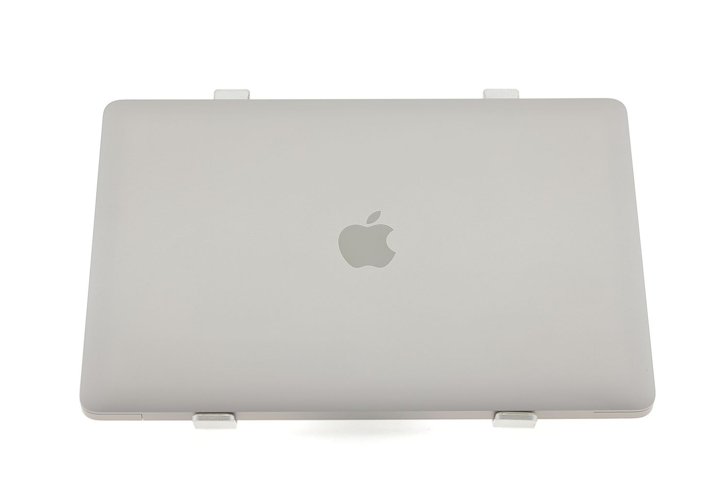 Apple MacBook Air 13″ 2020, M1 8 Cores, 8 GB, 7 core GPU 128 GB Space Gray