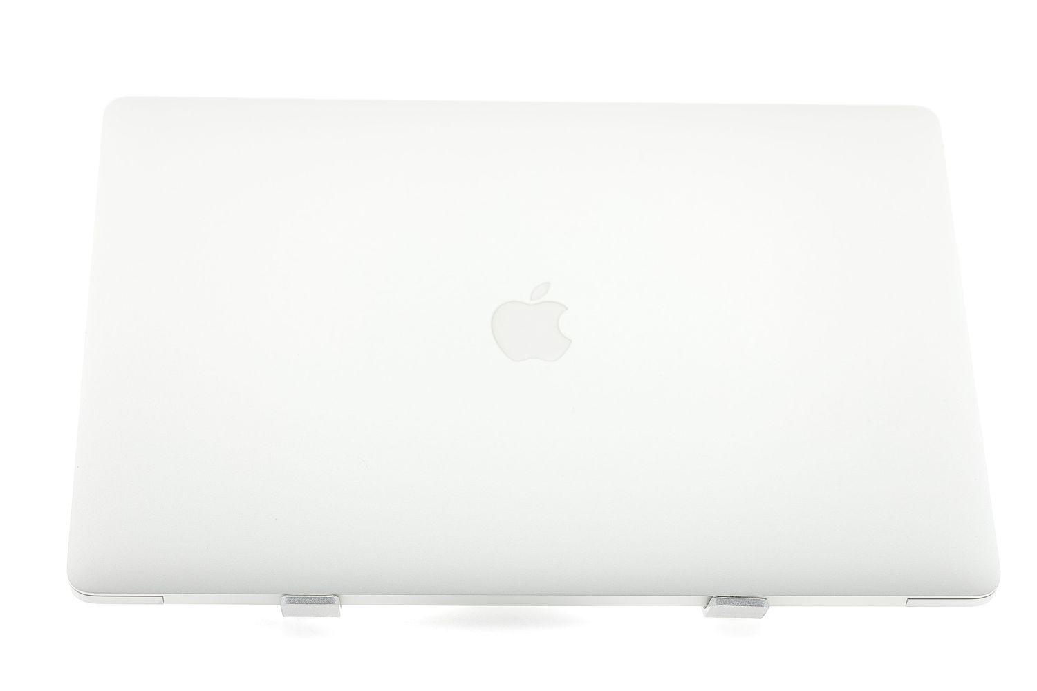 Apple MacBook Pro 15″ Touch Bar 2019, i9 2.3 GHz, 32 GB, AMD Radeon Pro 560X 1 TB Silver - Excelent