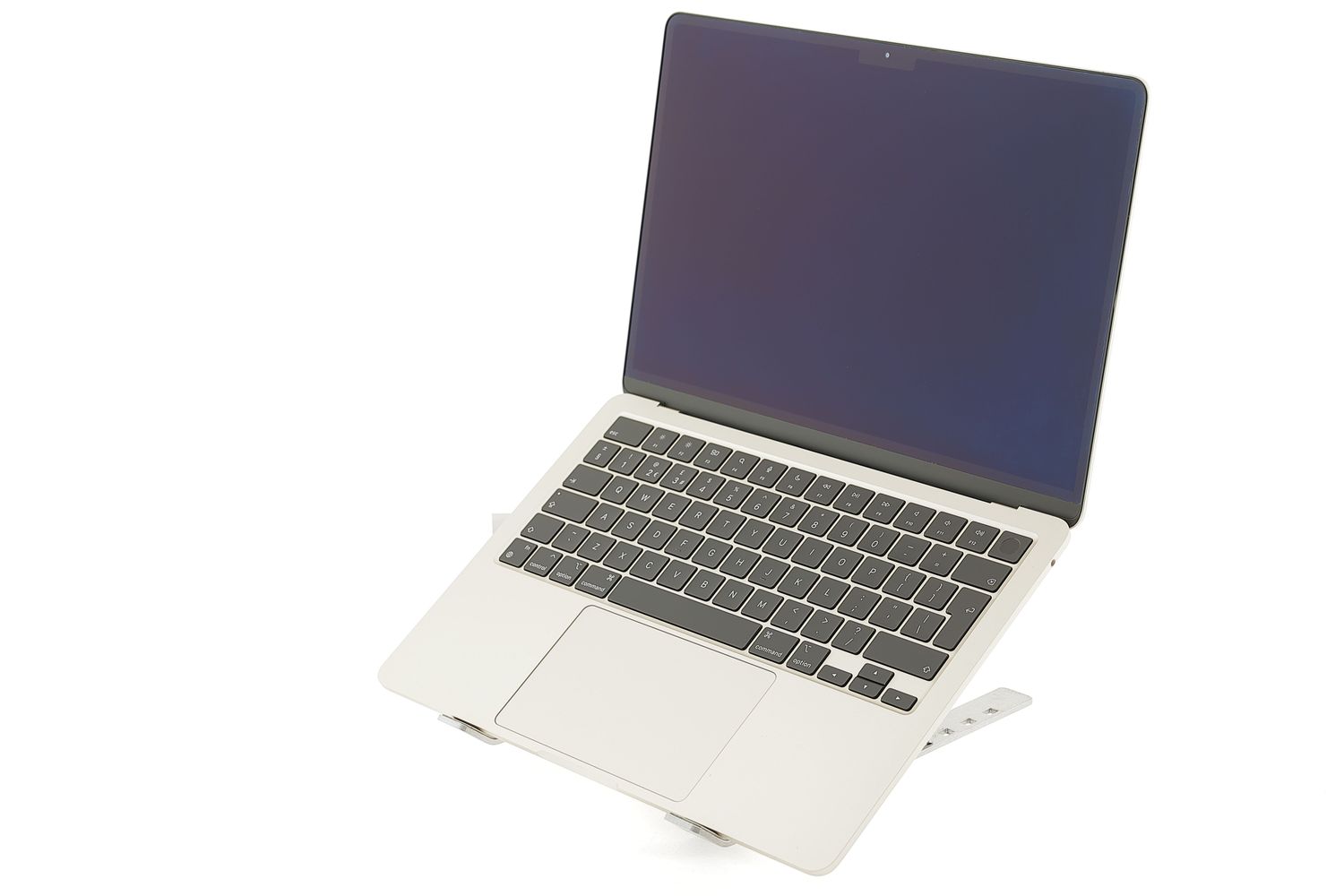 Apple MacBook Air 13″ 2022, M2 8 Cores, 8 GB, 8 core GPU 256 GB Starlight - Újszerű