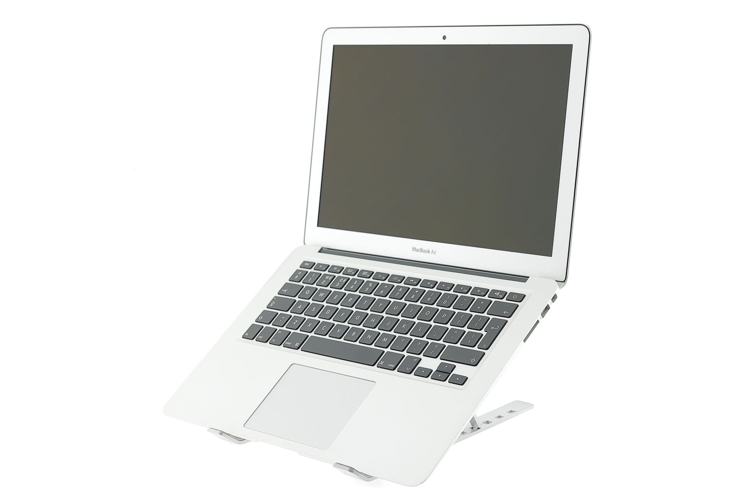 Apple MacBook Air 13″ 2017, i5 1.8 GHz, 8 GB, HD Graphics 6000 128 GB Silver - Foarte bun