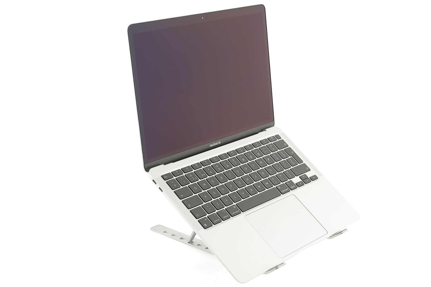 Apple MacBook Air 13″ 2020, M1 8 Cores, 8 GB, 7 core GPU 256 GB Silver - Excelent