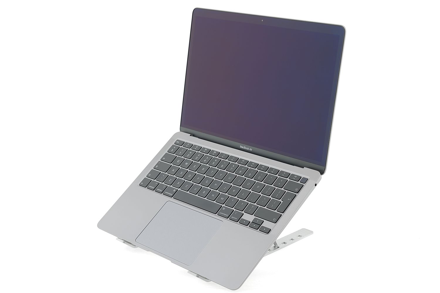 Apple MacBook Air 13″ 2020, i3 1.1 GHz, 8 GB, Intel Iris Plus 256 GB Space Gray