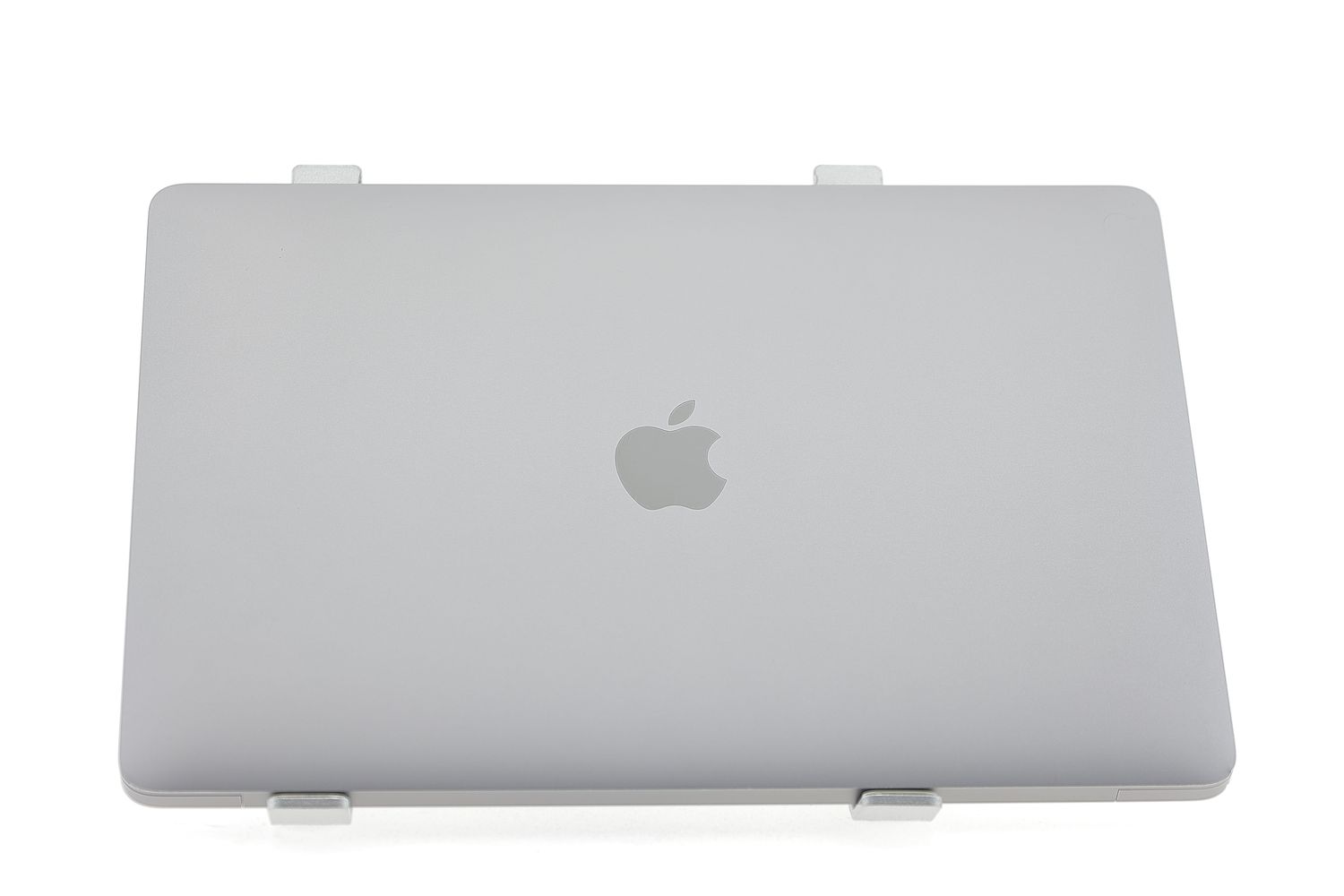 Apple MacBook Air 13″ 2020, M1 8 Cores, 8 GB, 8 core GPU 512 GB Space Gray - Много добро