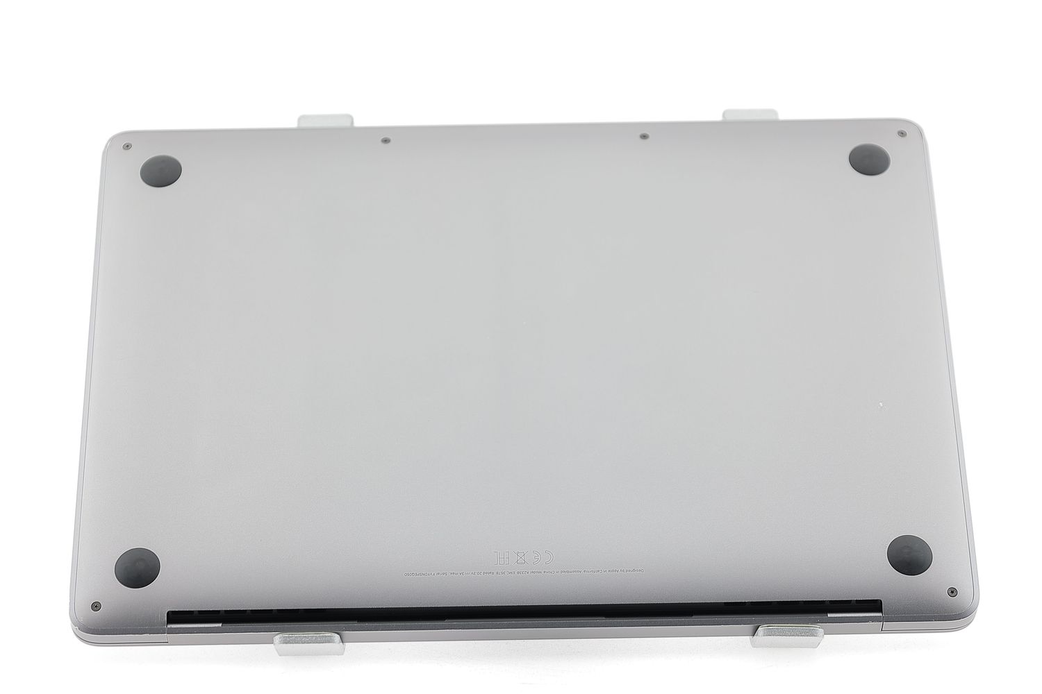 Apple MacBook Pro 13″ 2020, M1 8 Cores, 8 GB, 8 core GPU 256 GB Space Gray - Nagyon jó