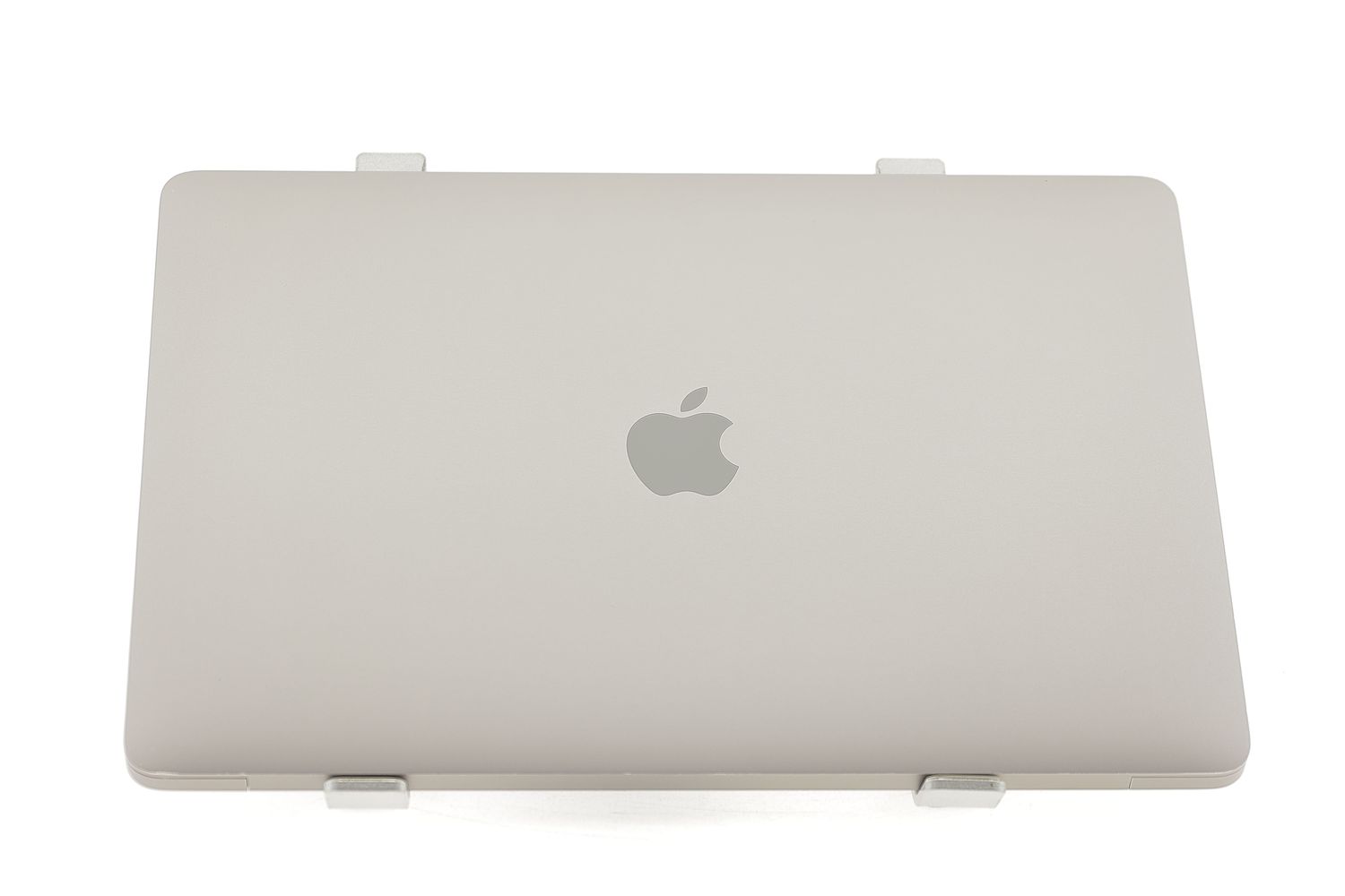 Apple MacBook Air 13″ 2020, M1 8 Cores, 8 GB, 7 core GPU 256 GB Silver - Nagyon jó