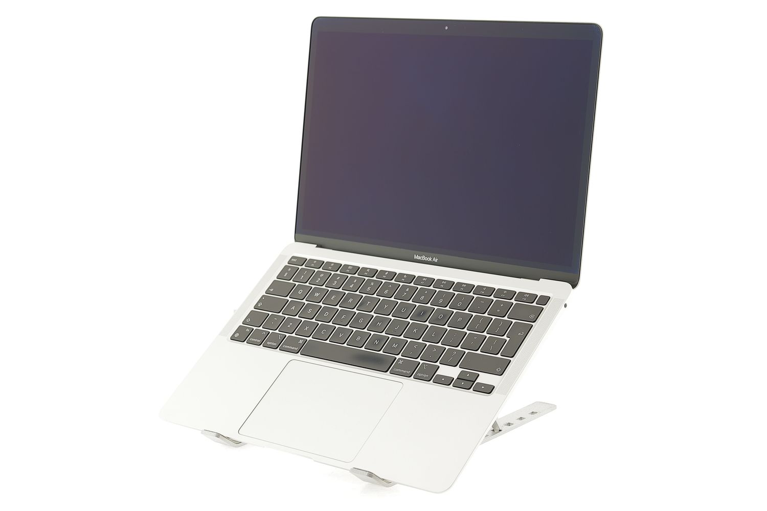 Apple MacBook Air 13″ 2020, M1 8 Cores, 16 GB, 7 core GPU 512 GB Silver - Újszerű