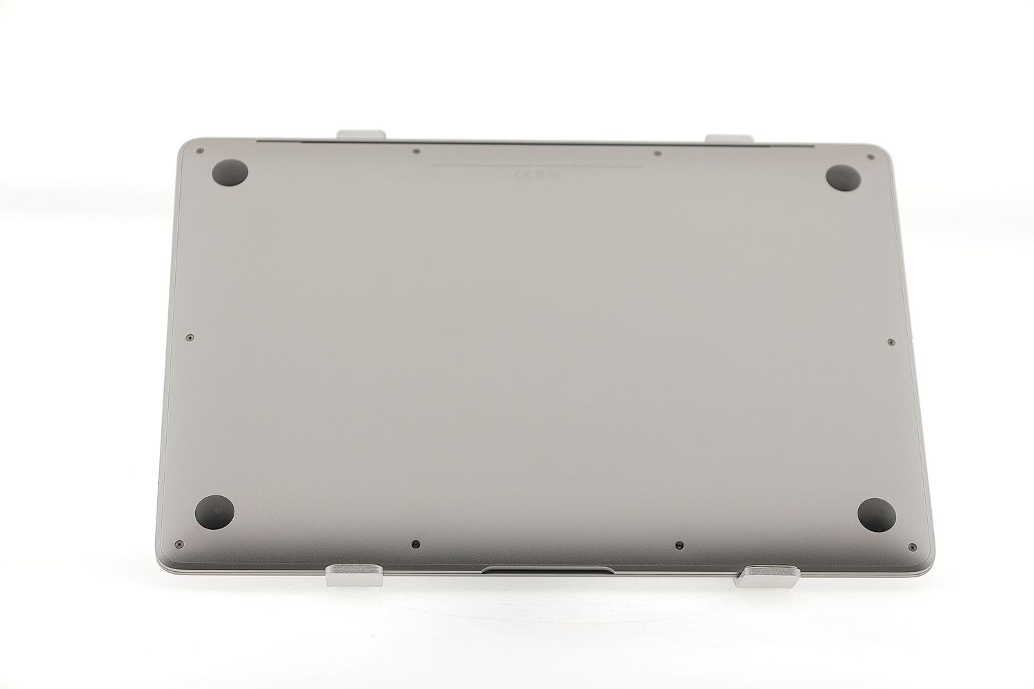 Apple MacBook Air 13″ 2020, i3 1.1 GHz, 8 GB, Intel Iris Plus 256 GB Space Gray - Excelent