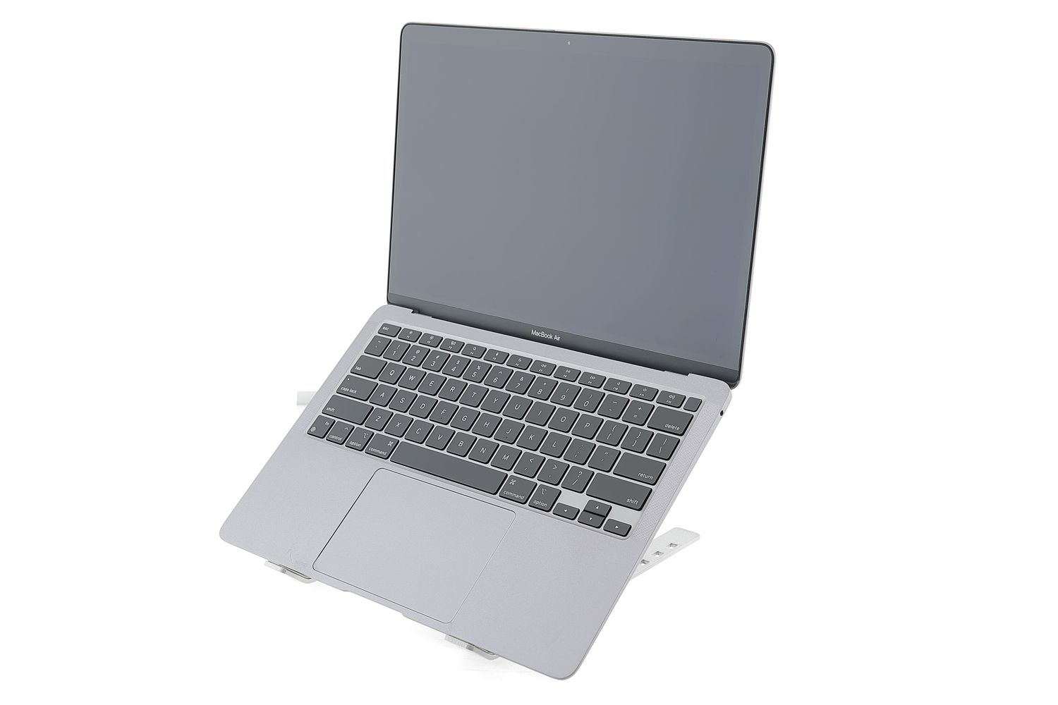 Apple MacBook Air 13″ 2020, i3 1.1 GHz, 8 GB, Intel Iris Plus 256 GB Space Gray - Excelent