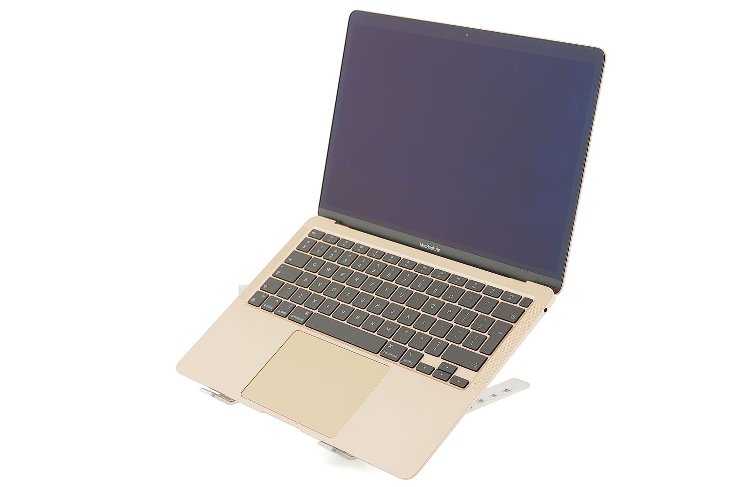 Apple MacBook Air 13″ 2020, i3 1.1 GHz, 8 GB, Intel Iris Plus 256 GB Gold - Kiváló