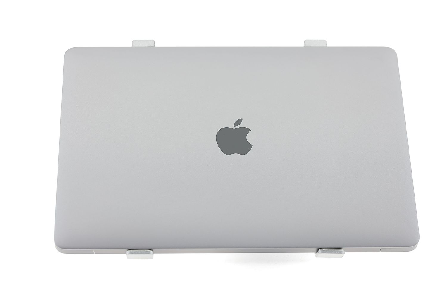 Apple MacBook Air 13″ 2020, M1 8 Cores, 8 GB, 7 core GPU 256 GB Space Gray - Foarte bun