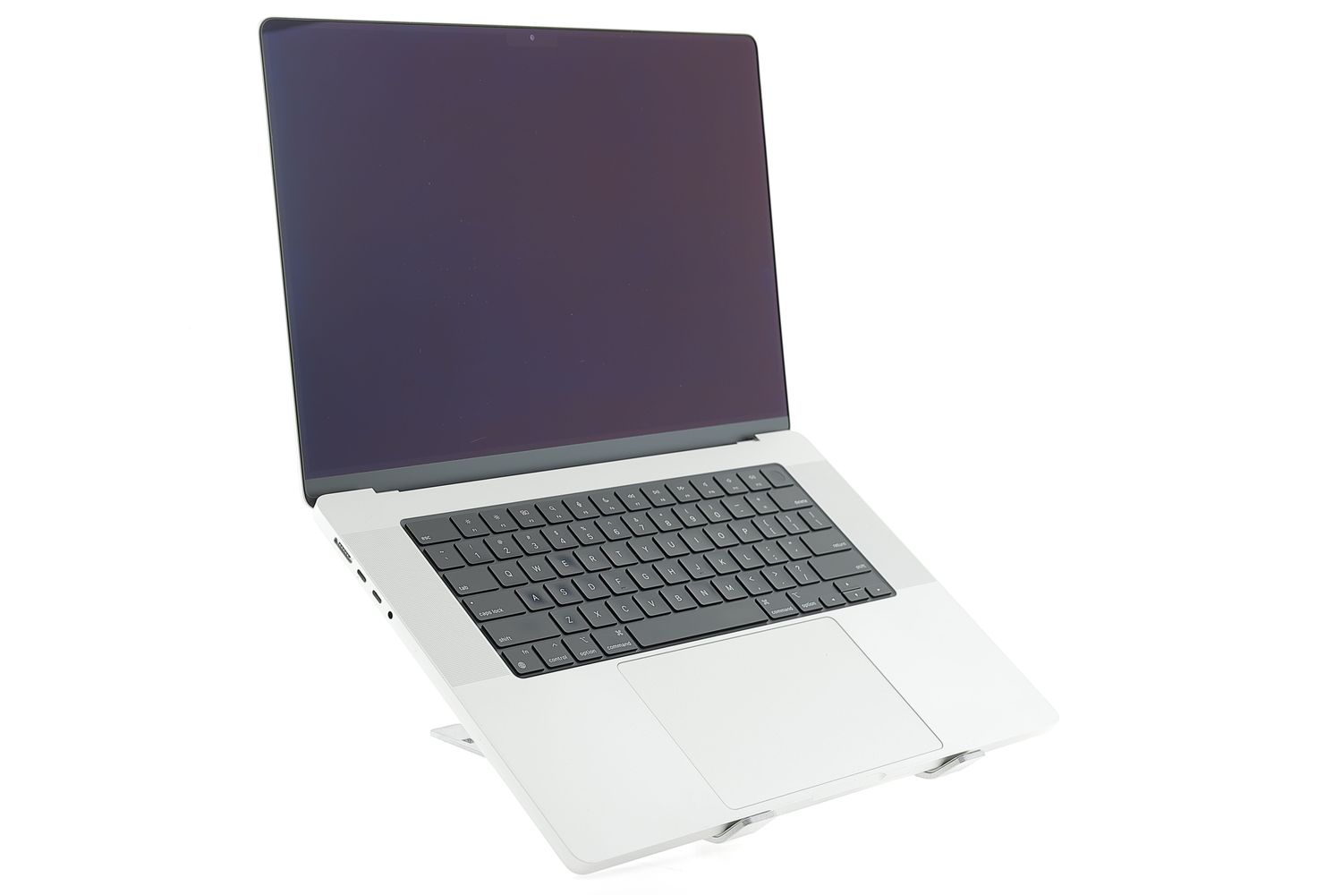 Apple MacBook Pro 16″ 2021, M1 Pro 10 Cores, 16 GB, 16 core GPU 512 GB Silver - Excelent