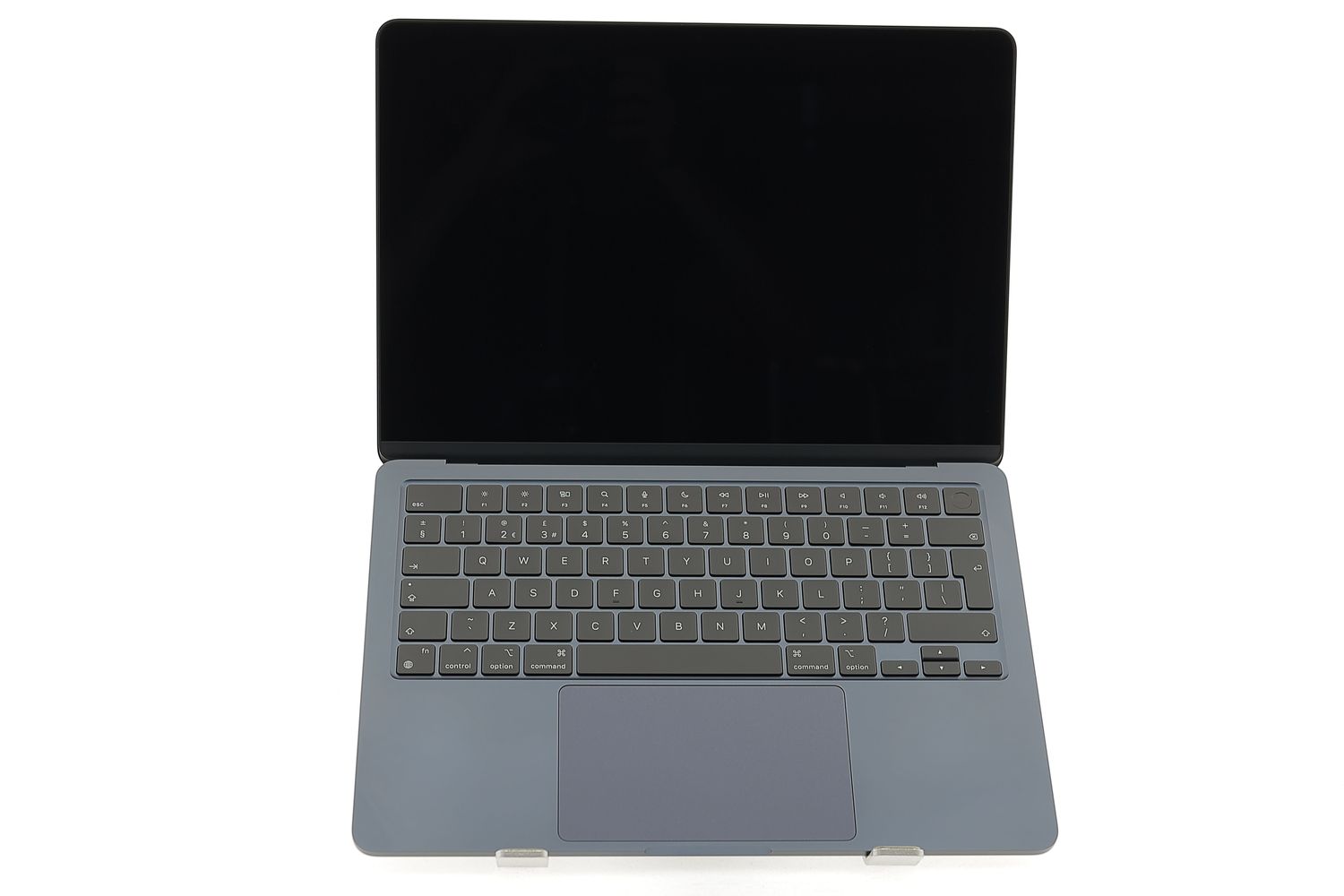 Apple MacBook Air 13″ 2024, M3 8 Cores, 16 GB, 8 core GPU 256 GB Midnight - Újszerű