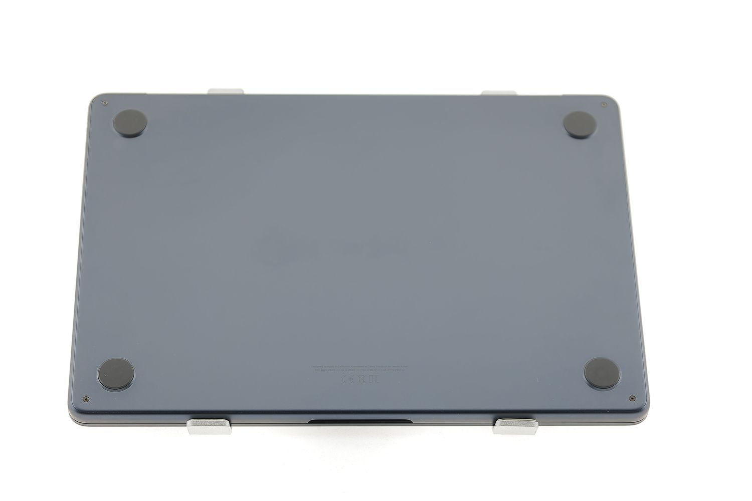 Apple MacBook Air 13″ 2022, M2 8 Cores, 8 GB, 8 core GPU 256 GB Midnight