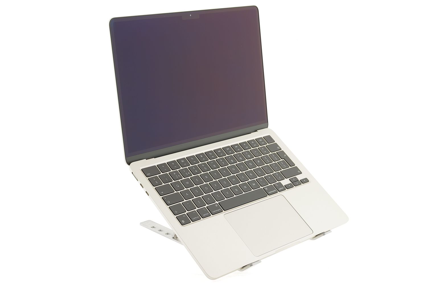 Apple MacBook Air 13″ 2022, M2 8 Cores, 8 GB, 8 core GPU 256 GB Silver - Újszerű