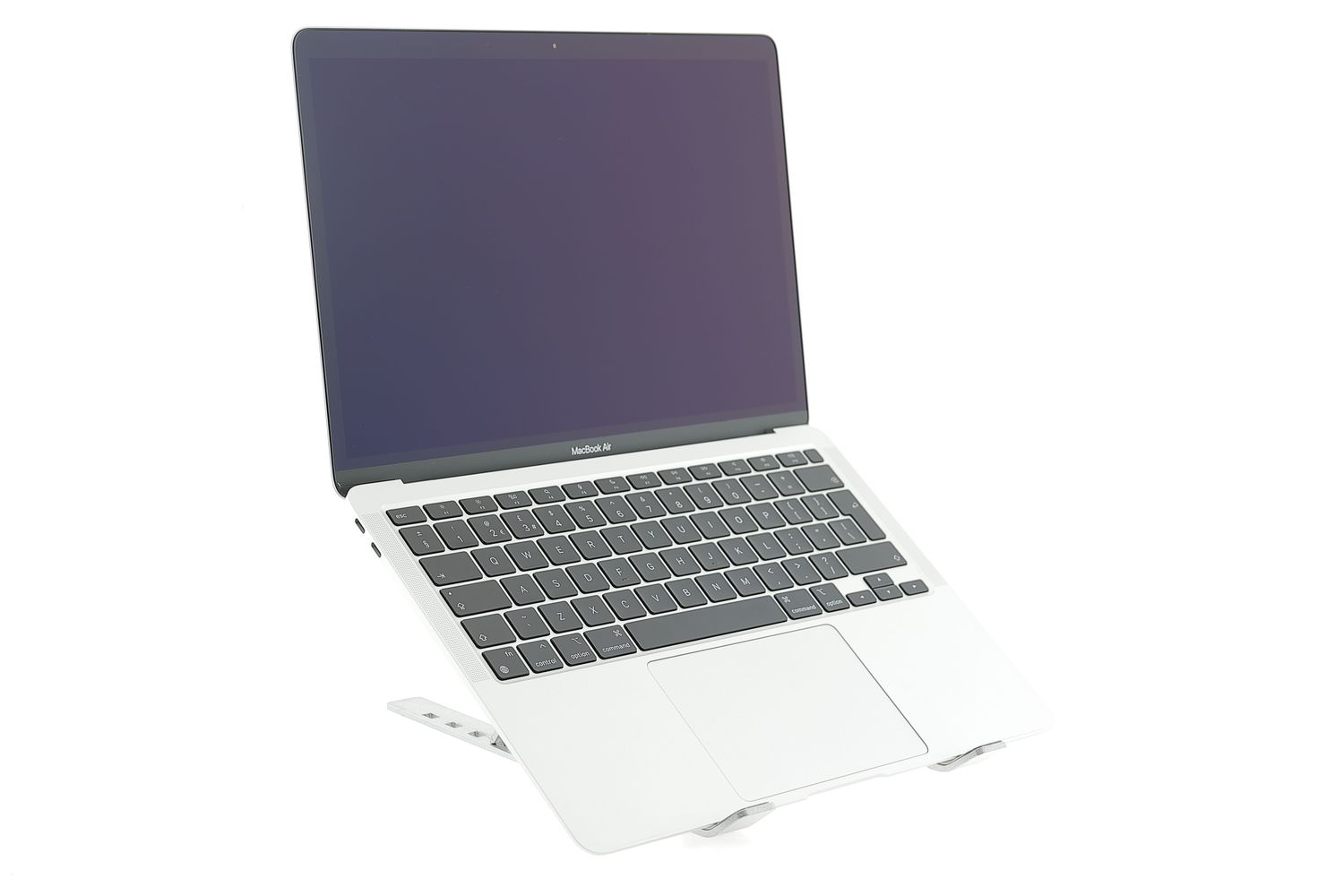 Apple MacBook Air 13″ 2020, i3 1.1 GHz, 8 GB, Intel Iris Plus 256 GB Silver - Като нов