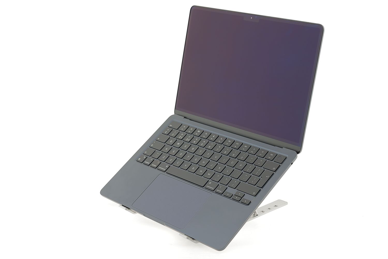 Apple MacBook Air 13″ 2022, M2 8 Cores, 8 GB, 8 core GPU 256 GB Midnight