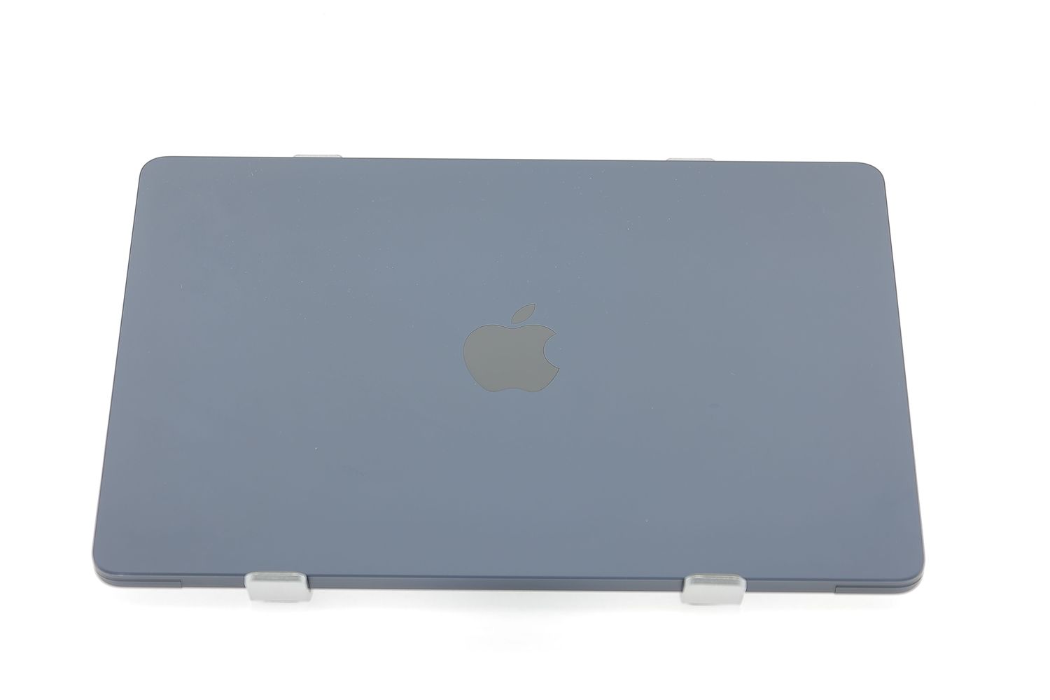 Apple MacBook Air 13″ 2022, M2 8 Cores, 8 GB, 8 core GPU 256 GB Midnight - Отлично
