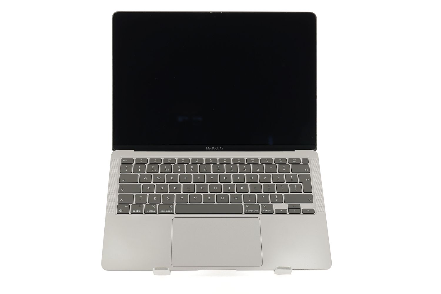 Apple MacBook Air 13″ 2020, M1 8 Cores, 16 GB, 7 core GPU 256 GB Space Gray - Много добро