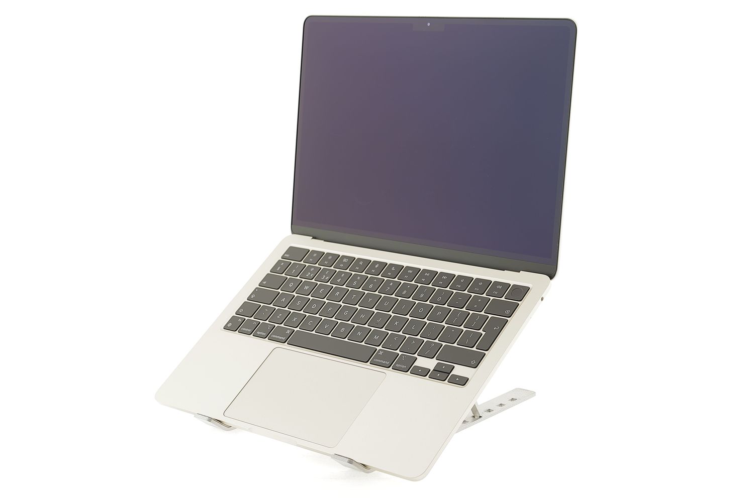 Apple MacBook Air 13″ 2022, M2 8 Cores, 8 GB, 8 core GPU 256 GB Starlight - Újszerű