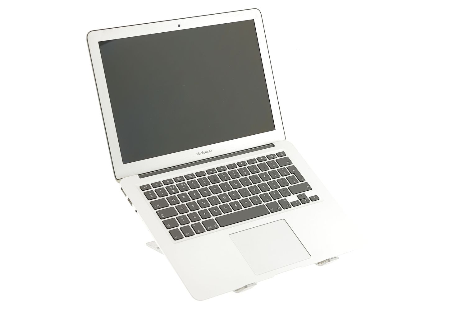 Apple MacBook Air 13″ 2017, i5 1.8 GHz, 8 GB, HD Graphics 6000 256 GB Silver - Добро