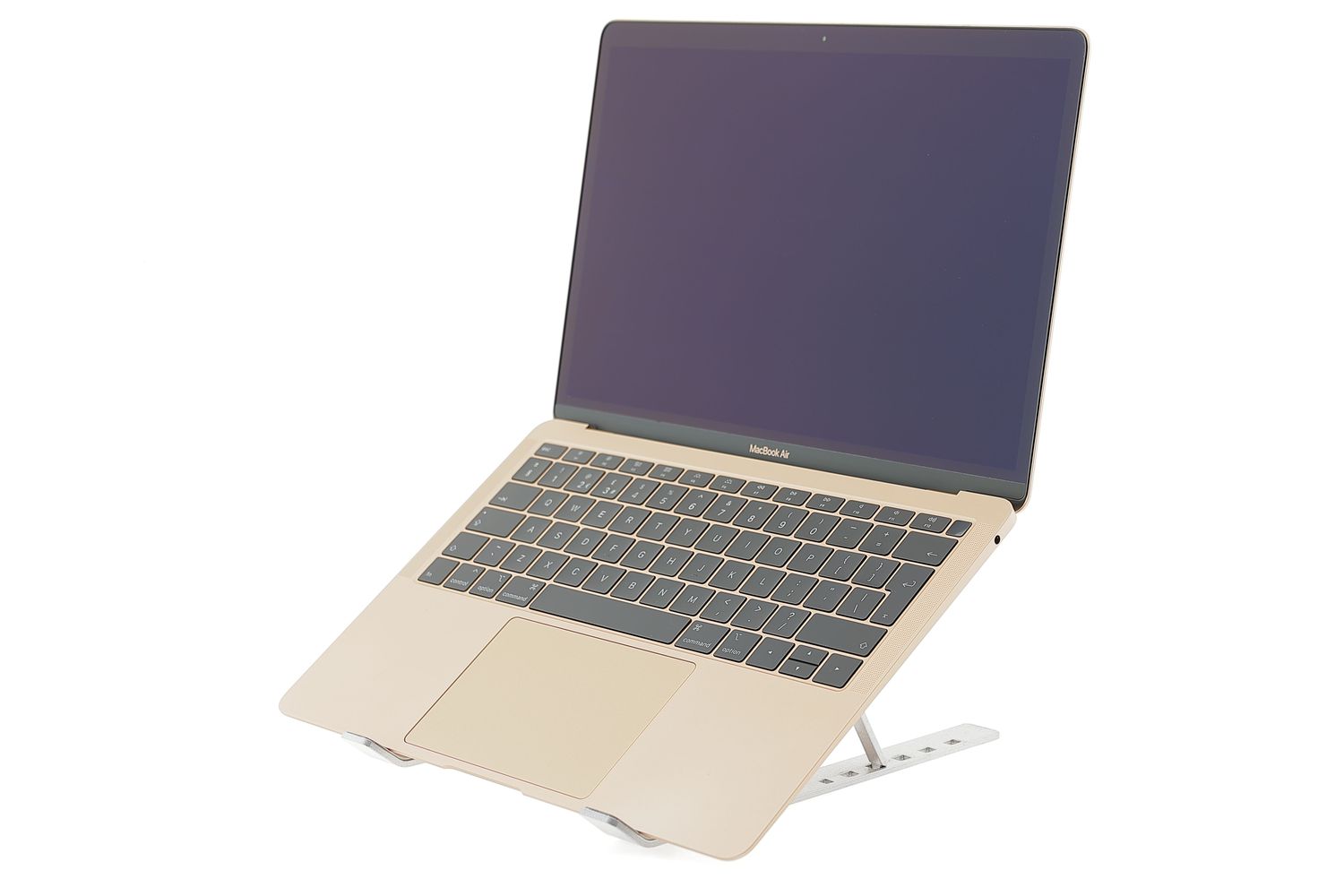 Apple MacBook Air 13″ 2019, i5 1.6 GHz, 8 GB, Intel UHD Graphics 617 128 GB Gold - Kiváló