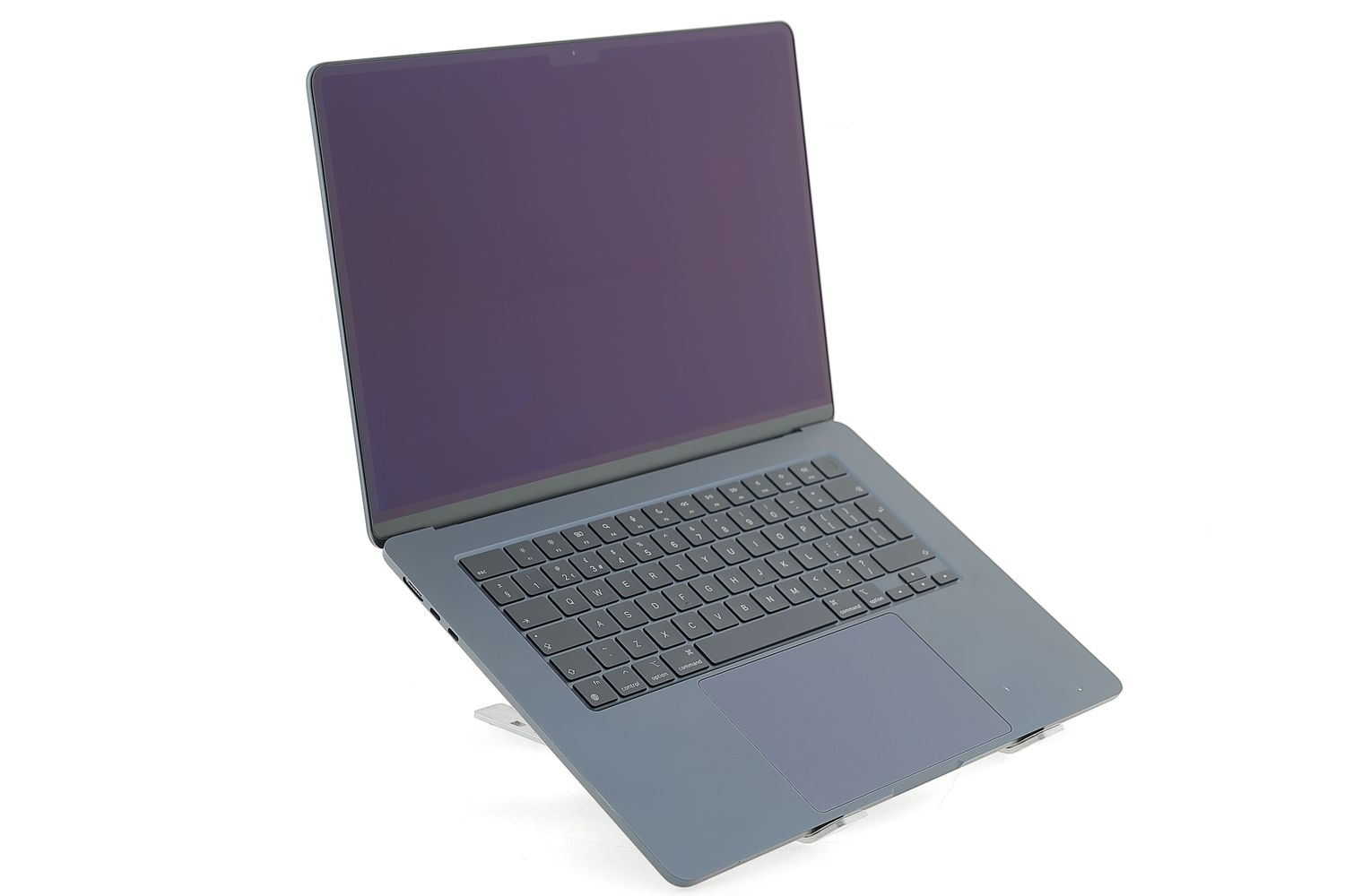 Apple MacBook Air 15″ 2024, M3 8 Cores, 8 GB, 10 core GPU 256 GB Midnight - Kiváló