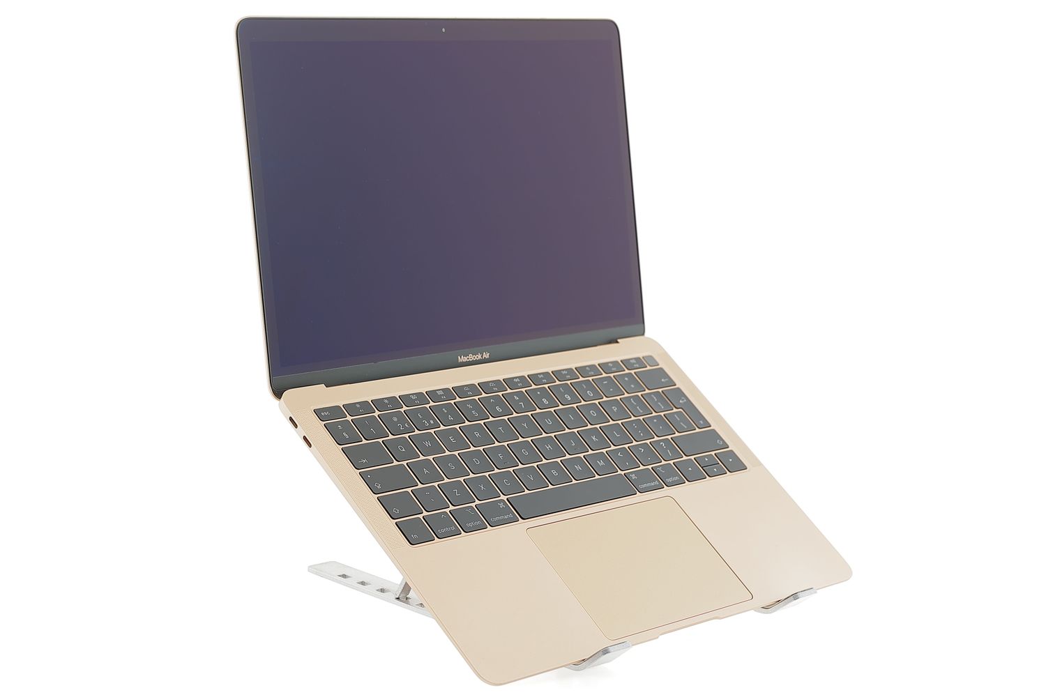 Apple MacBook Air 13″ 2019, i5 1.6 GHz, 8 GB, Intel UHD Graphics 617 128 GB Gold - Kiváló