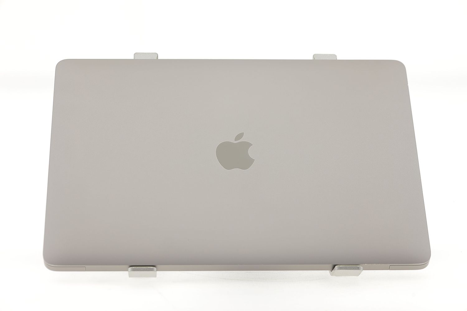 Apple MacBook Air 13″ 2020, M1 8 Cores, 8 GB, 8 core GPU 512 GB Space Gray - Kiváló