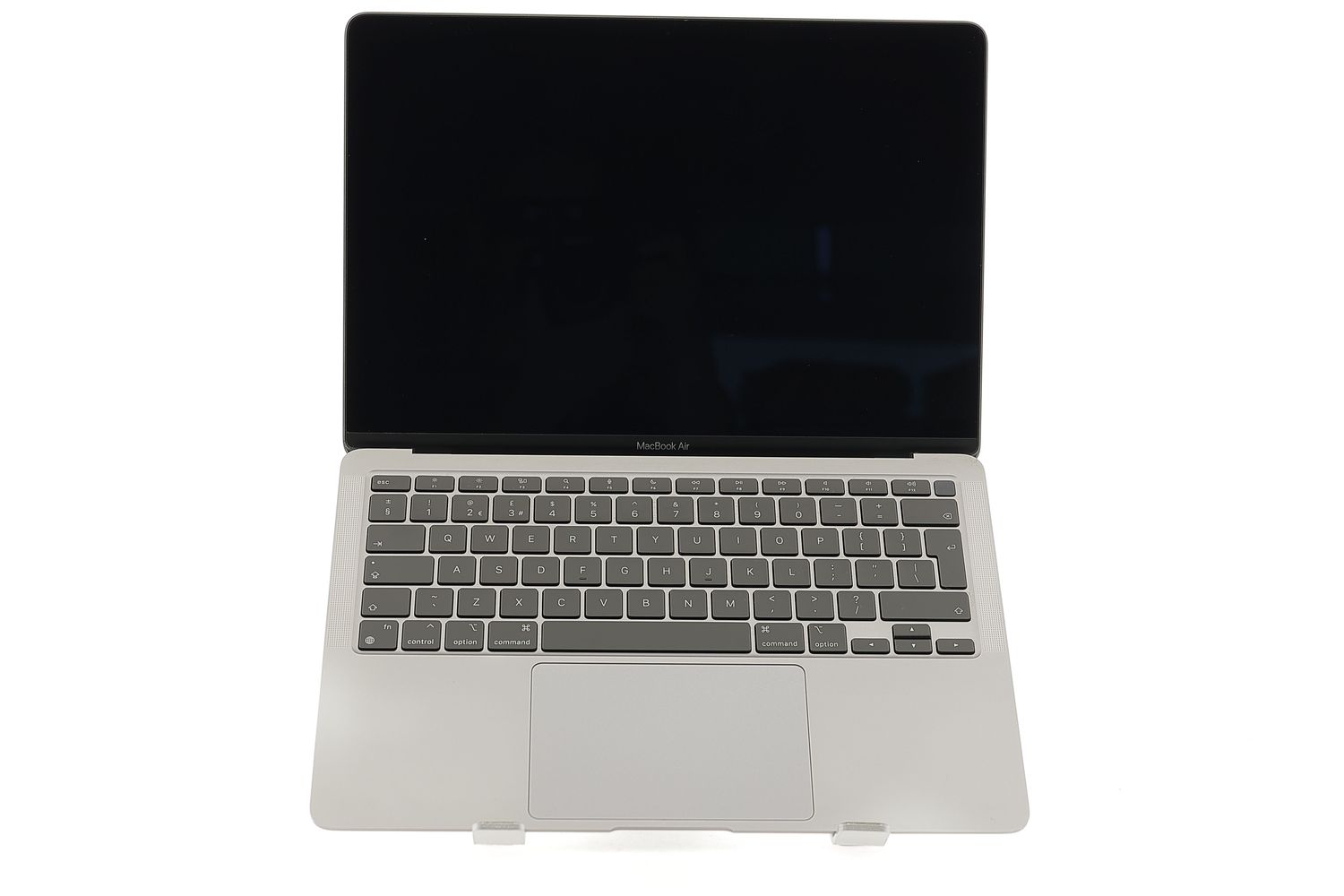 Apple MacBook Air 13″ 2020, i3 1.1 GHz, 8 GB, Intel Iris Plus 256 GB Space Gray - Foarte bun